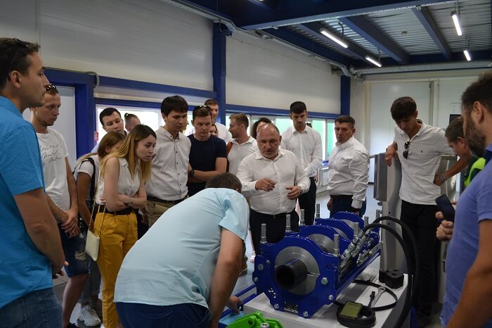 Участники деловой бизнес-миссии для «Фабрики предпринимательства» посетили территорию завода Волжанин
