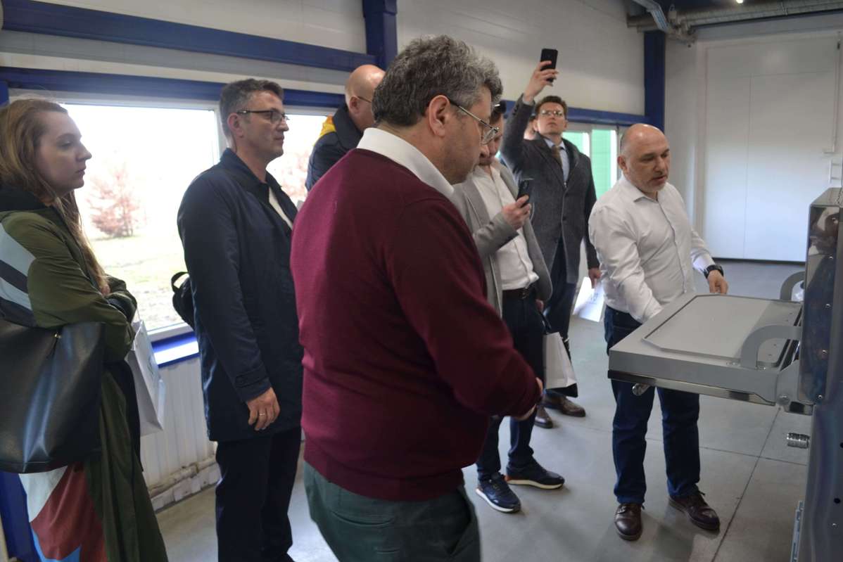 Производство завода «Волжанин» посетила делегация из Челябинской области
