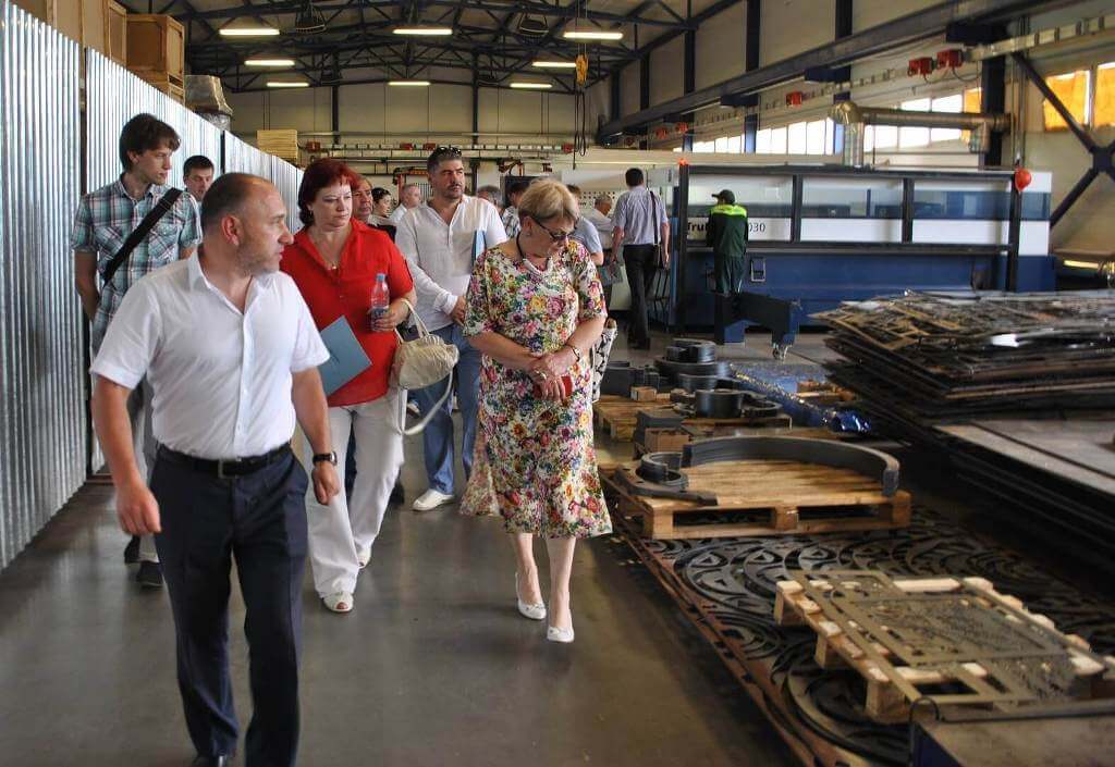 Завод «Волжанин» принял многочисленную делегацию НАКС