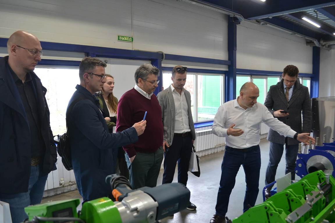 Производство завода «Волжанин» посетила делегация из Челябинской области